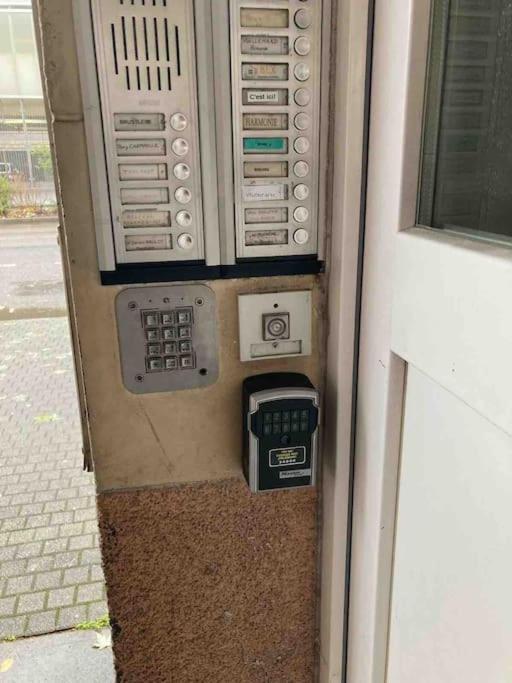Superbe Appartement A Une Minute A Pied De La Gare Epinal Exterior photo