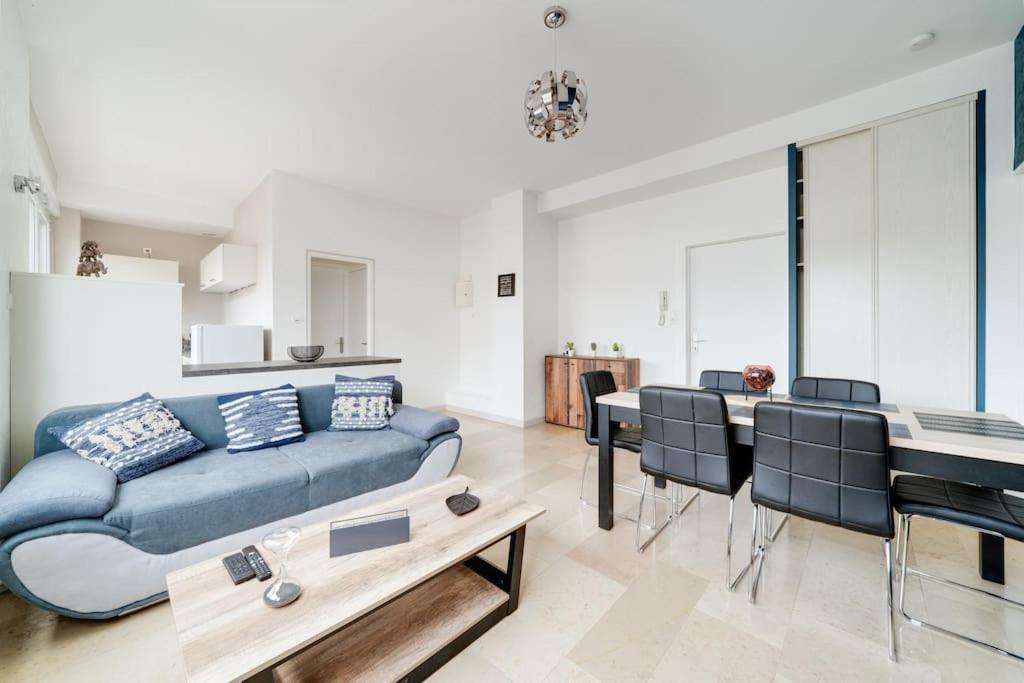 Superbe Appartement A Une Minute A Pied De La Gare Epinal Exterior photo
